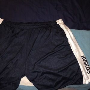 UCONN HUSKIES SHORTS